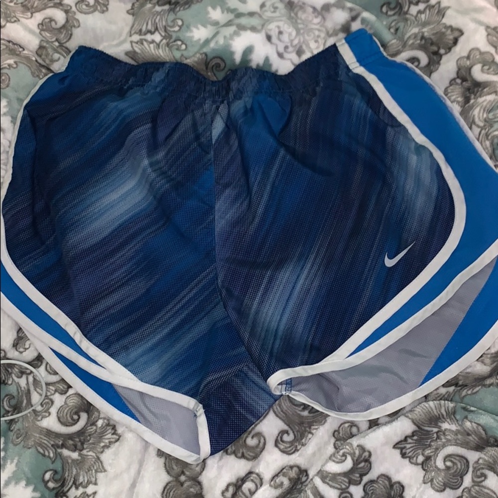 medium nike running shorts